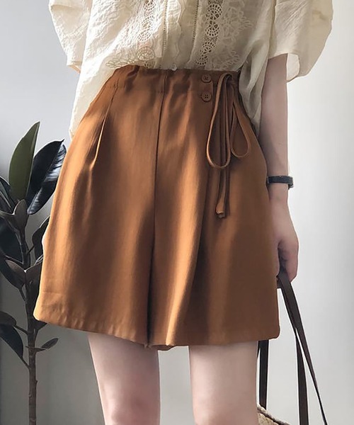 Girly Doll(ガーリードール)の「サイドリボンショートパンツ(その他パンツ・レディース・テラコッタ/ブラック/ダークグレー/グリーン/キャメル・L/M)」の1枚目の写真