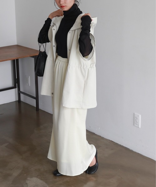 feepur(フェピュール)の「【TALLサイズあり】サテンマーメイドロングスカート(スカート・レディース・グレー/アイボリー/ブラック・TALL/MEDIUM)」の12枚目の写真