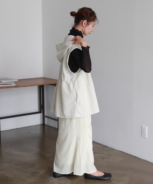 feepur(フェピュール)の「【TALLサイズあり】サテンマーメイドロングスカート(スカート・レディース・グレー/アイボリー/ブラック・TALL/MEDIUM)」の8枚目の写真