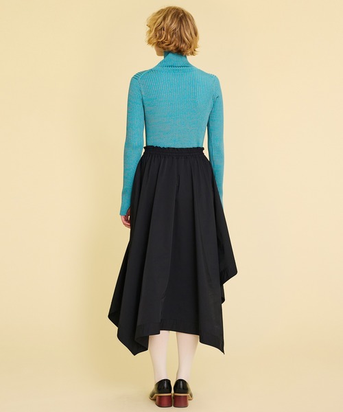 LANVIN en blue【VERY掲載】タフタスクエアヘムスカート LANVIN en Bleu（ランバンオンブルー）の「【VERY掲載】タフタ