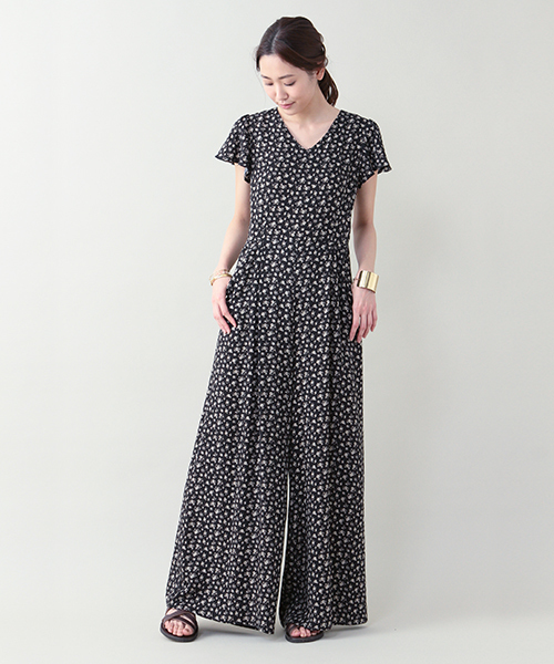 Elforbr エルフォーブル の 小花プリントvネックワイドオールインワン ワンピース Wear