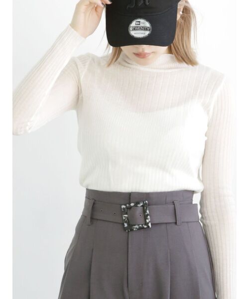 MURUA（ムルーア）の「バンプタートルニット（ニット/セーター・レディース・アイボリー/オレンジ/ブルー/ブラック・FREE）」の2枚目の写真