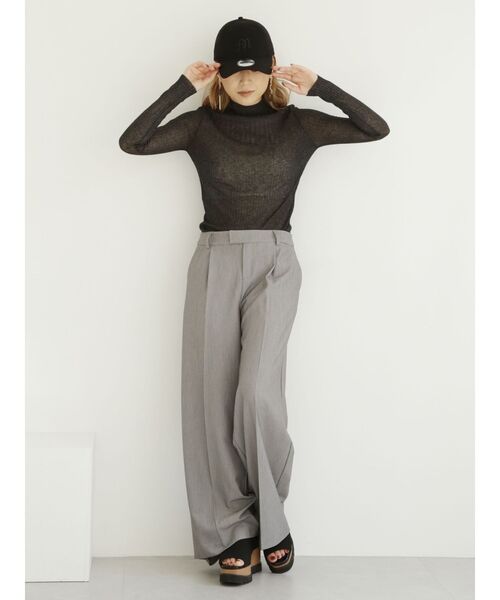 MURUA（ムルーア）の「バンプタートルニット（ニット/セーター・レディース・アイボリー/オレンジ/ブルー/ブラック・FREE）」の15枚目の写真