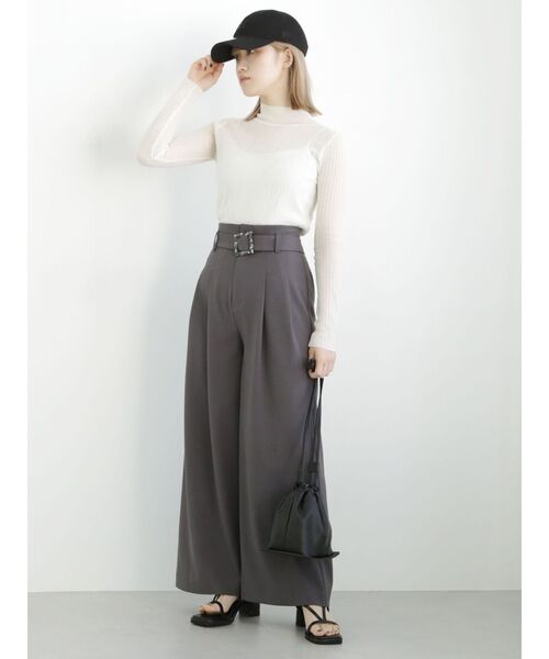 MURUA（ムルーア）の「バンプタートルニット（ニット/セーター・レディース・アイボリー/オレンジ/ブルー/ブラック・FREE）」の19枚目の写真