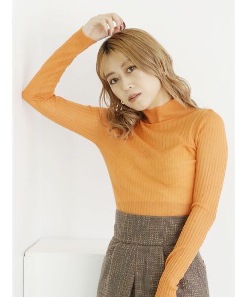 MURUA（ムルーア）の「バンプタートルニット（ニット/セーター・レディース・アイボリー/オレンジ/ブルー/ブラック・FREE）」の20枚目の写真