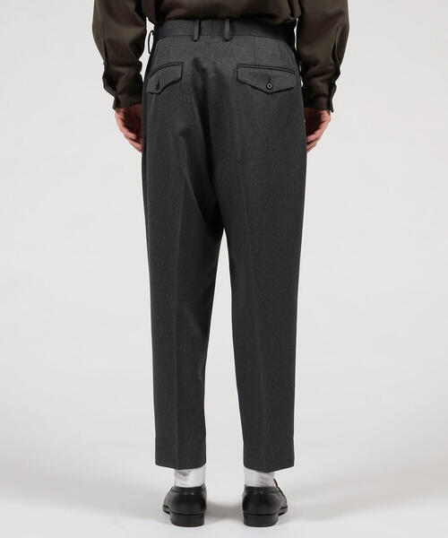 TOMORROWLAND （トゥモローランド）の「ポリエステルツイル 2プリーツパンツ（その他パンツ・メンズ・ブラック/チャコールグレー/ダークブラウン・M/S）」の9枚目の写真