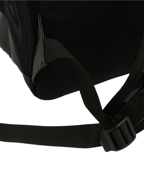 NIKE（ナイキ）の「ユニセックス ナイキ オールデイ バックパック NIKE ALL DAY PU BACKPACK III BA4981-001（バックパック/リュック・メンズ・ブラック・ONE SIZE）」の8枚目の写真