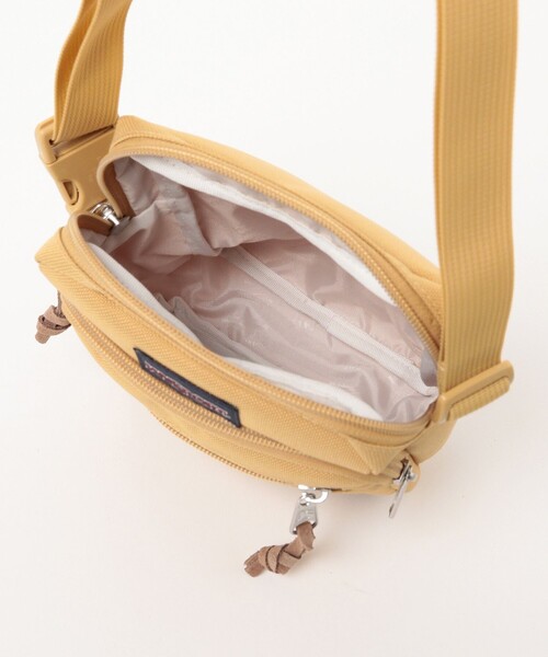 JANSPORT（ジャンスポーツ）の「JANSPORT / Core Crossbody（ショルダーバッグ・メンズ・グリーン系その他4/ブラック/ブラウン系その他3/ブラック系その他4・ONE SIZE）」の8枚目の写真