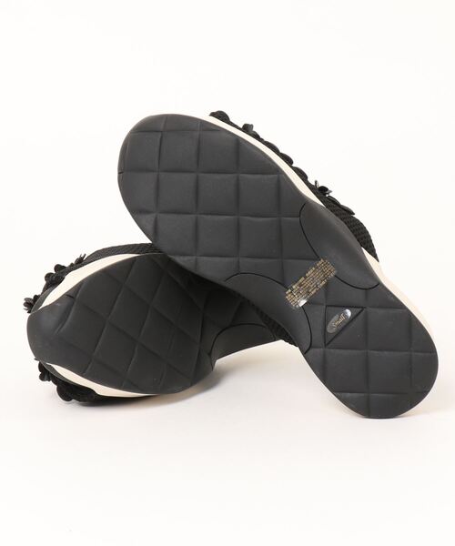 ANTEPRIMA(アンテプリマ)の「小花モチーフミュールサンダル(サンダル・レディース・アイボリー/ブラック・M(23.5cm)/S(22.5cm)/L(24.5cm))」の3枚目の写真