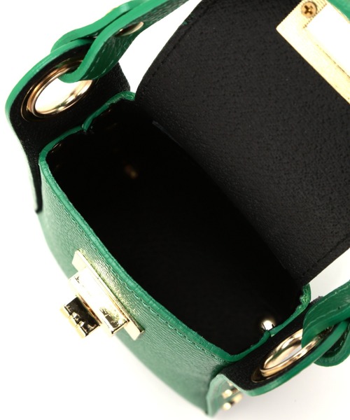 AULENTTI（オウレンティ）の「(AULENTTI)メミニショルダーバッグ（クラッチバッグ・レディース・ブラック/グリーン・FREE）」の3枚目の写真