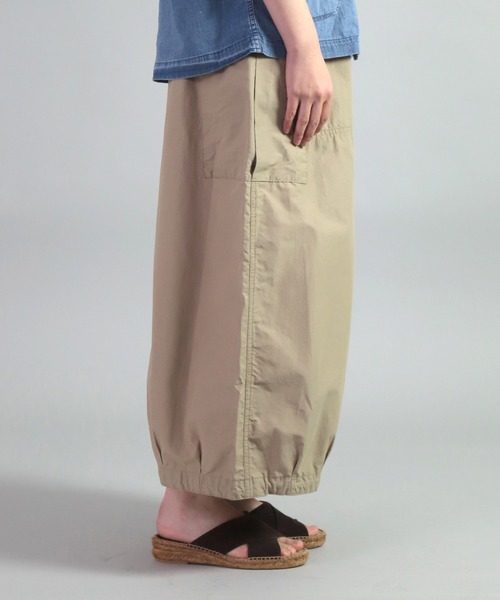 OMNIGOD（オムニゴッド）の「[OMNIGOD womens / オムニゴッド] NCウエザーイージー カーゴスカート（スカート・レディース・ベージュ・2/3）」の4枚目の写真