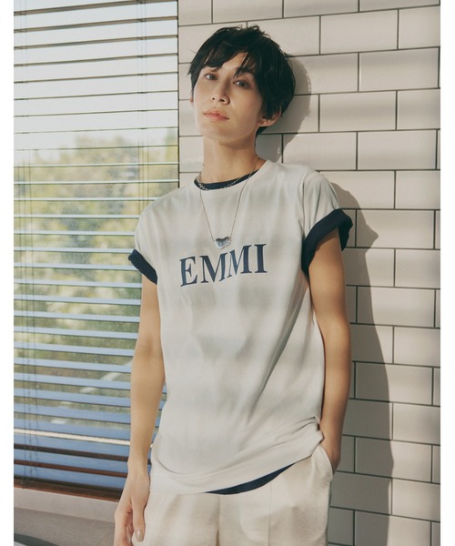 emmi(エミ)の「【emmi atelier】emmiロゴTシャツ(Tシャツ/カットソー・レディース・ベージュ/オリーブ/ネイビー/ホワイト/ピンク・FREE)」の2枚目の写真