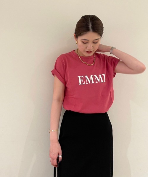 emmi(エミ)の「【emmi atelier】emmiロゴTシャツ(Tシャツ/カットソー・レディース・ベージュ/オリーブ/ネイビー/ホワイト/ピンク・FREE)」の5枚目の写真