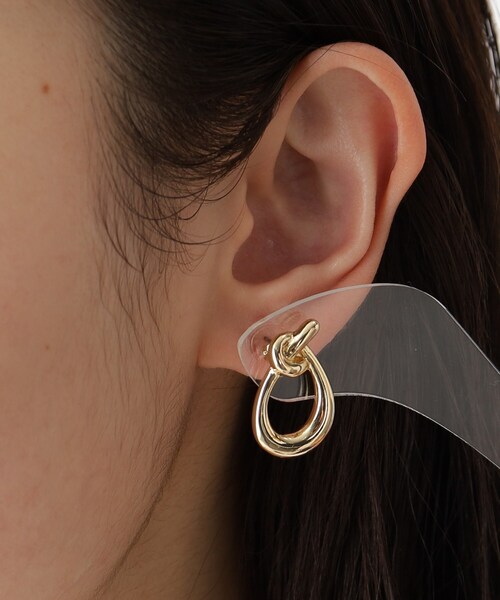 OPAQUE.CLIP（オペークドットクリップ）の「◆結びピアス（ピアス（両耳用）・レディース・シルバー/ゴールド・00）」の5枚目の写真