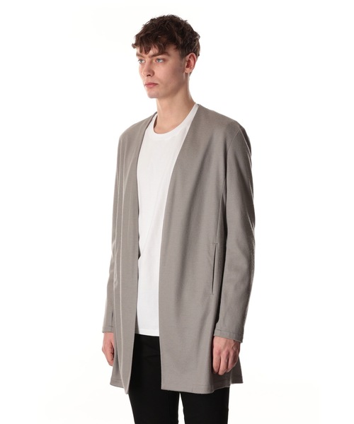 ATTACHMENT（アタッチメント）の「ウール スムース カラーレス ロングカーディガン / WO SMOOTH COLLARLESS LONG CARDIGAN（ノーカラーコート・メンズ・グレー系/ブラック/グレー系1・3/1/2）」の5枚目の写真