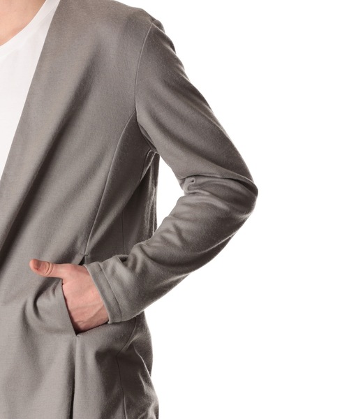 ATTACHMENT（アタッチメント）の「ウール スムース カラーレス ロングカーディガン / WO SMOOTH COLLARLESS LONG CARDIGAN（ノーカラーコート・メンズ・グレー系/ブラック/グレー系1・3/1/2）」の10枚目の写真