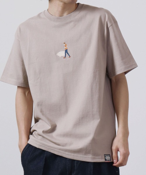 FUNALIVE(ファンアライブ)の「FINCK'S ワンポイント刺繍 オーバーサイズ半袖Tシャツ(Tシャツ/カットソー・メンズ・ホワイト系その他/ラベンダー/サンドベージュ/サックスブルー/ホワイト系その他2/オフホワイト・L/XL/M)」の5枚目の写真
