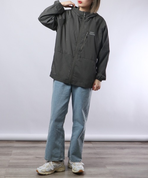 KRIFF MAYER（クリフメイヤー）の「さらさらエアーフードＪＫ（マウンテンパーカー・メンズ・マルチ/チャコール/ライトグリーン/ベージュ/オレンジ/ネイビー・XL/L/M）」の12枚目の写真