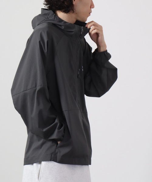 KRIFF MAYER（クリフメイヤー）の「さらさらエアーフードＪＫ（マウンテンパーカー・メンズ・マルチ/チャコール/ライトグリーン/ベージュ/オレンジ/ネイビー・XL/L/M）」の21枚目の写真