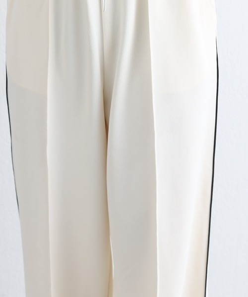 COLONY 2139（コロニートゥーワンスリーナイン）の「カットジョーゼットサイドラインパンツ（その他パンツ・レディース・ベージュ/アイボリー/ブラック・FREE）」の7枚目の写真