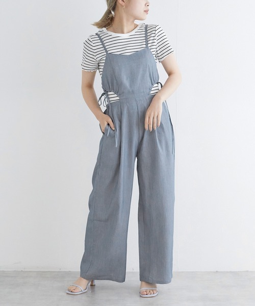 w closet(ダブルクローゼット)の「サイドオープンキャミサロペット(サロペット/オーバーオール・レディース・クリーム/ブラック/ブルー・FREE)」の3枚目の写真
