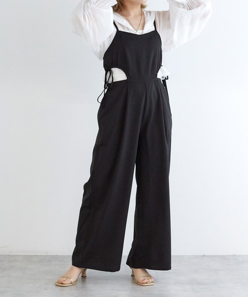 w closet(ダブルクローゼット)の「サイドオープンキャミサロペット(サロペット/オーバーオール・レディース・クリーム/ブラック/ブルー・FREE)」の10枚目の写真