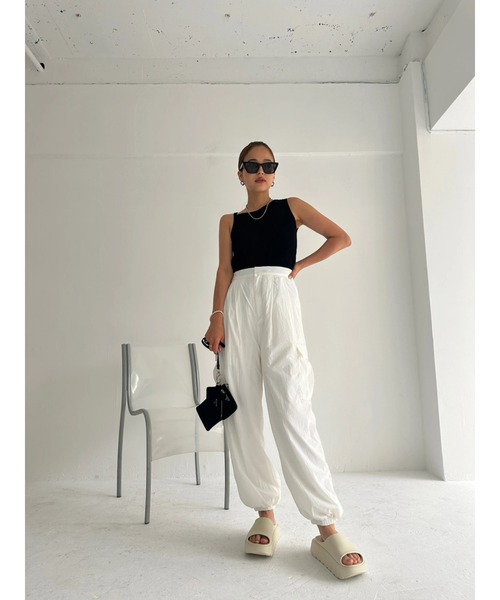 TRUNC(トランクエイティーエイト)の「Light Nylon Cargo Pants(カーゴパンツ・レディース・ブラック/ベージュ/アイボリー・FREE)」の8枚目の写真