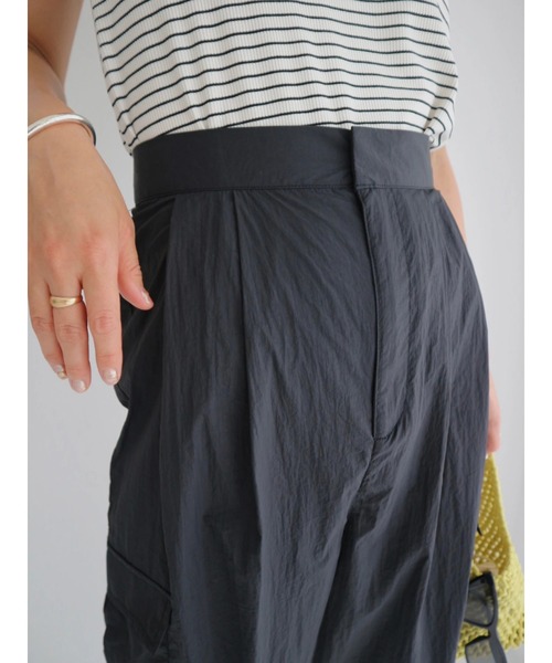 TRUNC(トランクエイティーエイト)の「Light Nylon Cargo Pants(カーゴパンツ・レディース・ブラック/ベージュ/アイボリー・FREE)」の13枚目の写真