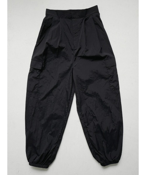 TRUNC(トランクエイティーエイト)の「Light Nylon Cargo Pants(カーゴパンツ・レディース・ブラック/ベージュ/アイボリー・FREE)」の7枚目の写真