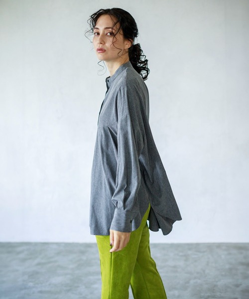 OSMOSIS（オズモーシス）の「切替タックブラウス（シャツ/ブラウス・レディース・グレー/ブラック/ホワイト・ONE SIZE）」の5枚目の写真