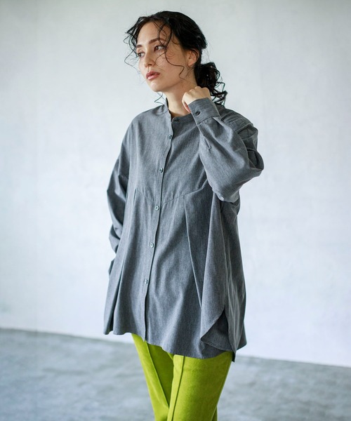 OSMOSIS（オズモーシス）の「切替タックブラウス（シャツ/ブラウス・レディース・グレー/ブラック/ホワイト・ONE SIZE）」の8枚目の写真