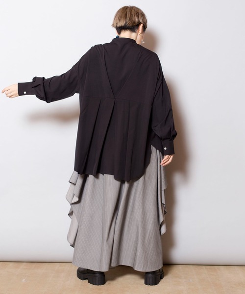 OSMOSIS（オズモーシス）の「切替タックブラウス（シャツ/ブラウス・レディース・グレー/ブラック/ホワイト・ONE SIZE）」の12枚目の写真