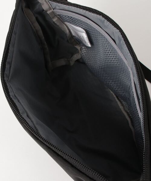 THE NORTH FACE（ザノースフェイス）の「【THE NORTH FACE/ザ ノースフェイス】CAPELLA 2（ショルダーバッグ・メンズ・ブラック/グリーン系その他/モスグリーン/インディゴブルー/ストーン/グレー/ボルドー/グリーン/ブラウン/ダークブルー/アイボリー/ブルー・FREE）」の17枚目の写真