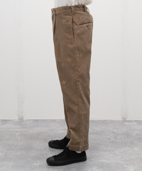 JOURNAL STANDARD relume（ジャーナルスタンダード　レリューム）の「総柄 刺しゅうコーデュロイ イージーパンツ "BIRD"（その他パンツ・メンズ・ブラック/ウッド・MEDIUM/LARGE）」の5枚目の写真