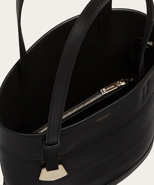 FERRAGAMO（フェラガモ）の「トートバッグ（トートバッグ・レディース・ブラック・ONE SIZE）」の3枚目の写真