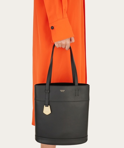 FERRAGAMO（フェラガモ）の「トートバッグ（トートバッグ・レディース・ブラック・ONE SIZE）」の5枚目の写真