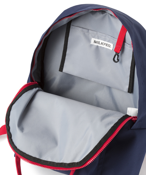 MILKFED.（ミルクフェド）の「BICOLOR BACKPACK（バックパック/バイカラー/ロゴ/ワッペン）（バックパック/リュック・レディース・ブラック/グリーン/ネイビー・ONE SIZE）」の7枚目の写真