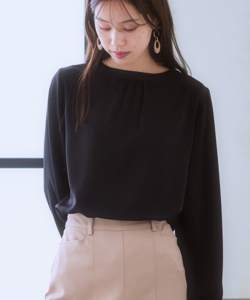 7days Life Styling（セブンデイズライフスタイリング）の「前後２ＷＡＹゴールドボタンブラウス（しわになりにくい・UVカット・タンブル乾燥OK）（シャツ/ブラウス・レディース・オフホワイト/ブラック/サックスブルー/ベージュ・S/M/L/LL）」の11枚目の写真