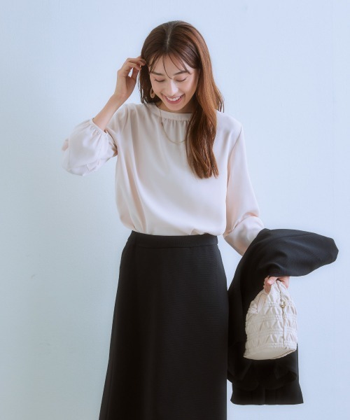 7days Life Styling（セブンデイズライフスタイリング）の「前後２ＷＡＹゴールドボタンブラウス（しわになりにくい・UVカット・タンブル乾燥OK）（シャツ/ブラウス・レディース・オフホワイト/ブラック/サックスブルー/ベージュ・S/M/L/LL）」の19枚目の写真