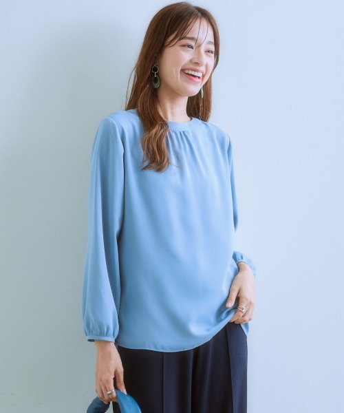 7days Life Styling（セブンデイズライフスタイリング）の「前後２ＷＡＹゴールドボタンブラウス（しわになりにくい・UVカット・タンブル乾燥OK）（シャツ/ブラウス・レディース・オフホワイト/ブラック/サックスブルー/ベージュ・S/M/L/LL）」の20枚目の写真