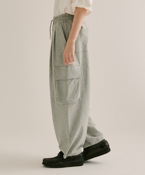 WETTEMPT(ウィテンプト)の「2 TUCK SWEAT CARGO PANTS / ツータックスウェットカーゴパンツ(スウェットパンツ・メンズ・ブラック/グレー・MEDIUM/LARGE/SMALL)」の7枚目の写真