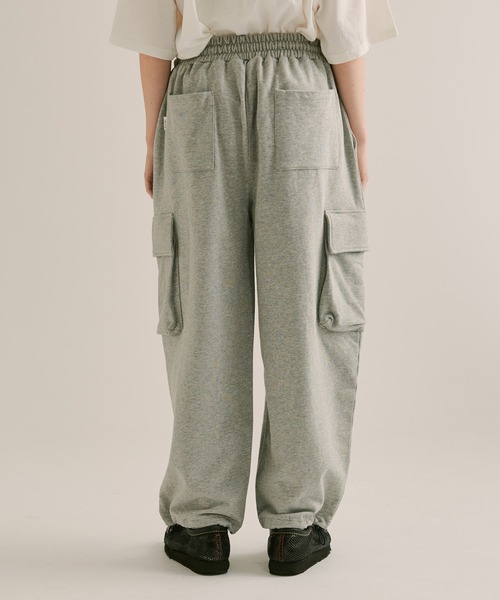 WETTEMPT(ウィテンプト)の「2 TUCK SWEAT CARGO PANTS / ツータックスウェットカーゴパンツ(スウェットパンツ・メンズ・ブラック/グレー・MEDIUM/LARGE/SMALL)」の8枚目の写真