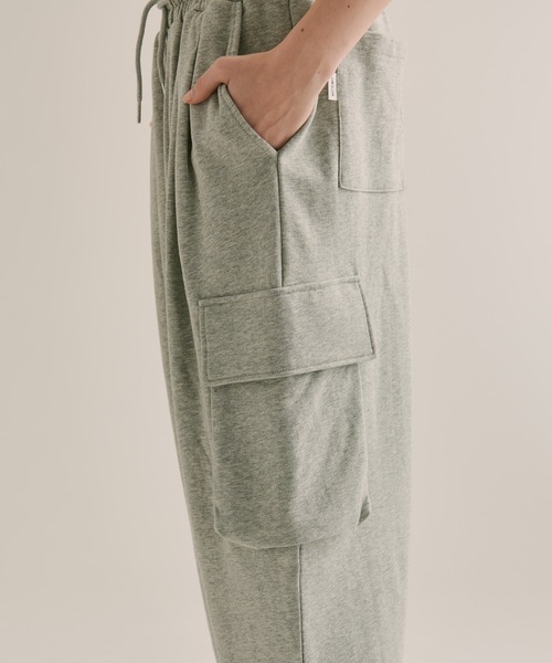 WETTEMPT(ウィテンプト)の「2 TUCK SWEAT CARGO PANTS / ツータックスウェットカーゴパンツ(スウェットパンツ・メンズ・ブラック/グレー・MEDIUM/LARGE/SMALL)」の14枚目の写真
