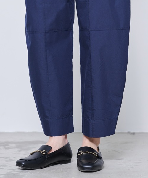 Arnold Palmer(アーノルドパーマー)の「コクーン リラックス パンツ(その他パンツ・レディース・ベージュ/ネイビー・S/M/L)」の17枚目の写真