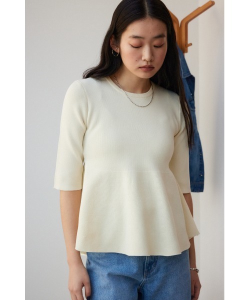 AZUL by moussy(アズールバイマウジー)の「ペプラム5分袖ニットトップス(ニット/セーター・レディース・アイボリー/ブラック/グリーン系その他・FREE)」の4枚目の写真
