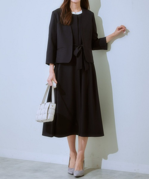 7days Life Styling(セブンデイズライフスタイリング)の「【洗濯機で洗える】 ドビー素材アンサンブルスーツセット(スーツセット・レディース・グレイッシュベージュ/ブラック系・L/M/S/LL)」の2枚目の写真