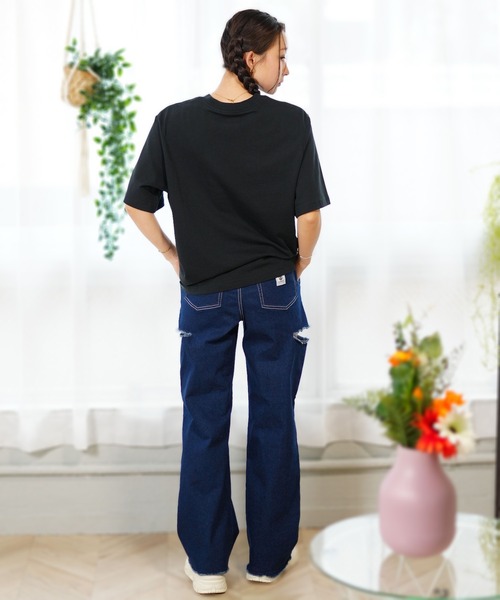 NIKE(ナイキ)の「NIKE/ナイキ Tシャツ DESI WS NSWボクシーVDAY SST FQ8871-010(Tシャツ/カットソー・レディース・ホワイト/ブラック/ピンク・S/L/XL/M)」の9枚目の写真