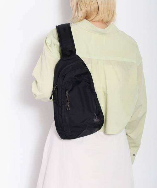 Columbia(コロンビア)の「【Columbia】コロンビアボディバッグ(ボディバッグ/ウエストポーチ・レディース・ベージュ/ブラック・FREE)」の5枚目の写真