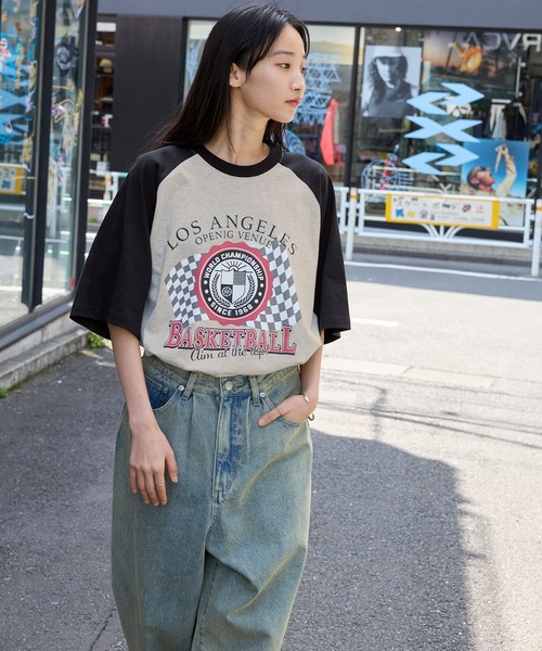 MONO-MART(モノマート)の「ヴィンテージライクスポーツグラフィック ラグラン半袖Tシャツ(Tシャツ/カットソー・レディース・ネイビー系/ネイビー系2/ホワイト系/ブラック系/ブラック系2/チャコール/ワイン/ネイビー/ブラック・M/L)」の21枚目の写真