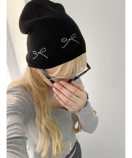 WC（ダブル シー）の「ビジューリボンビーニー（ニットキャップ/ビーニー・レディース・ホワイト/ブラック・FREE）」の2枚目の写真
